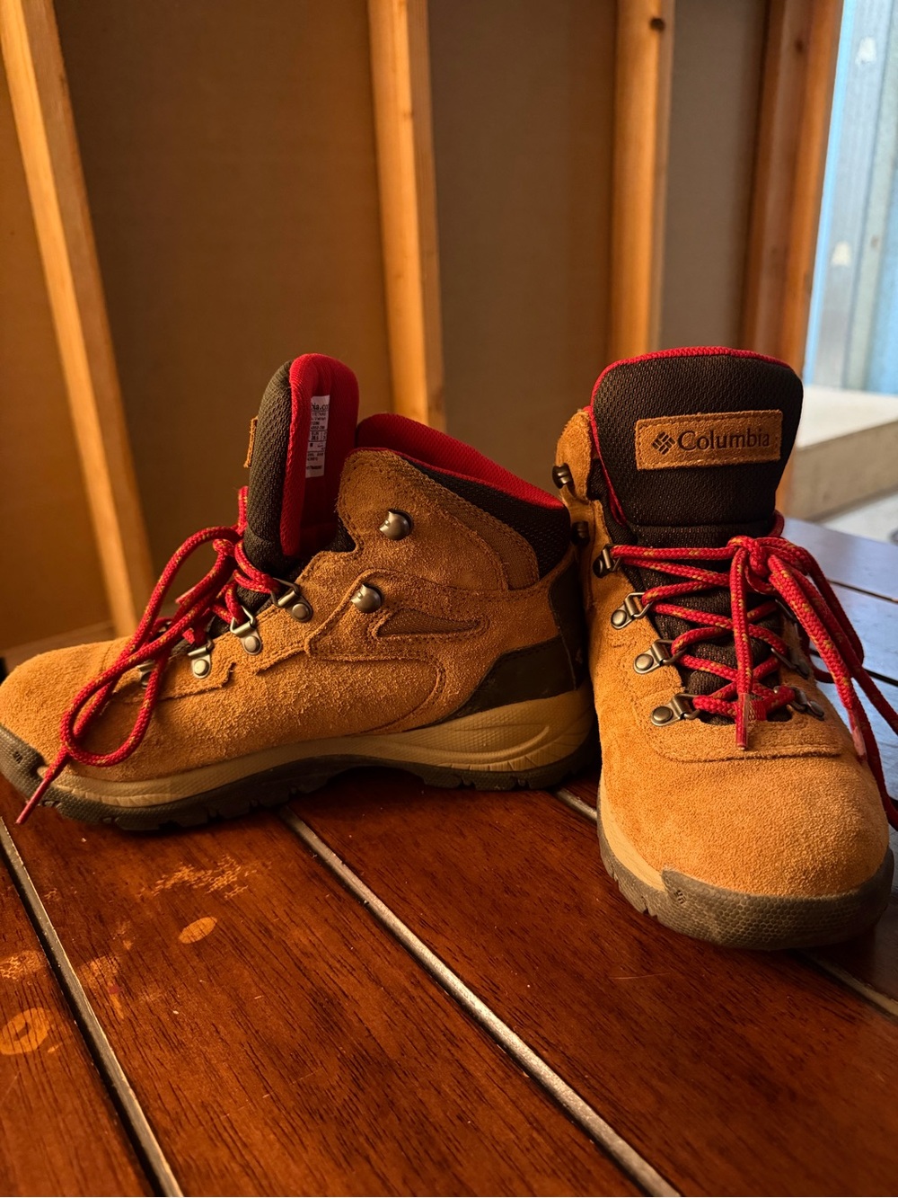 Columbia Tan Suede Hiking Boots with Red Laces - Picture 2 of 8